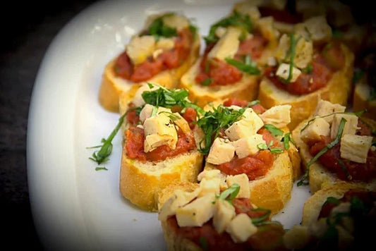 Canapés mit Hähnchen & Salsa